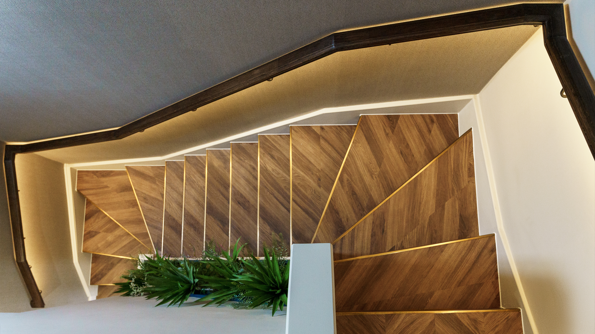 cardiff bay duplex apartment staircase