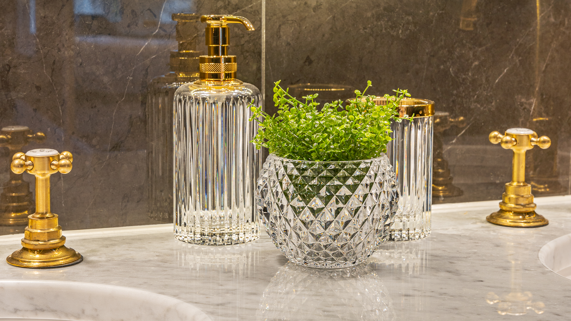 penarth luxury residence master bathroom accessories