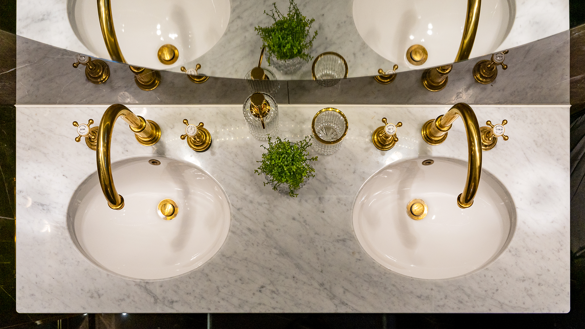 penarth luxury residence master bathroom countertop