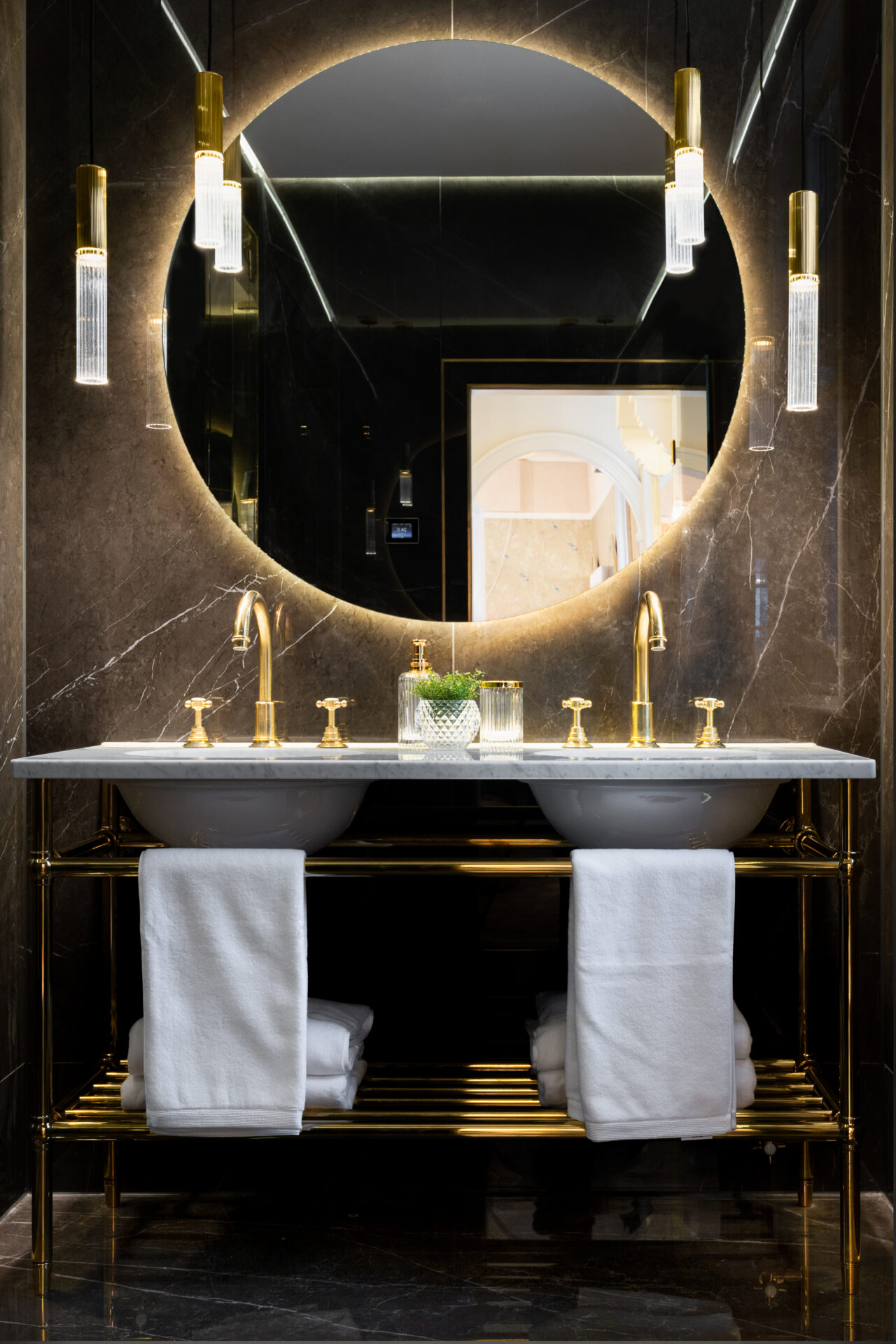 penarth-luxury-residence-master-bathroom.jpg